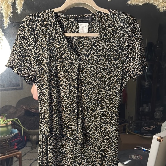 Connected Apparel Floral Black and Tan Vintage Style Dress - Picture 2 of 10